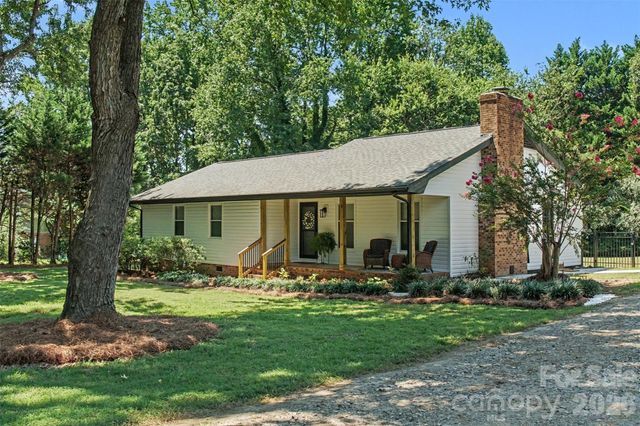 8319 Vagabond Road, Charlotte, NC 28227