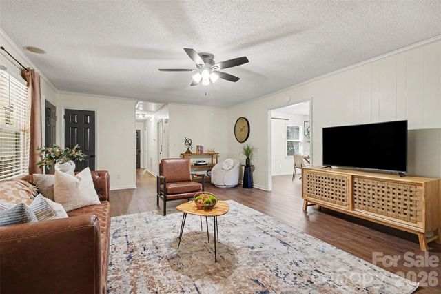 8319 Vagabond Road, Charlotte, NC 28227