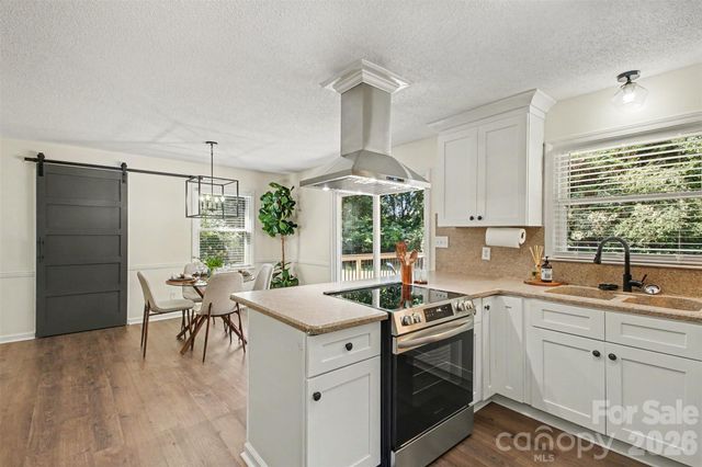 8319 Vagabond Road, Charlotte, NC 28227