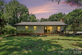 8319 Vagabond Road, Charlotte, NC 28227