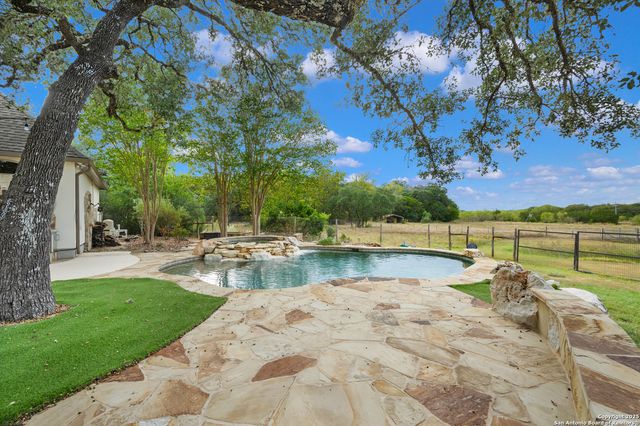 29755 No Le Hace, Fair Oaks Ranch, TX 78015