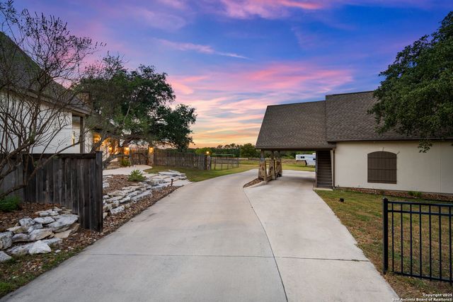 29755 No Le Hace, Fair Oaks Ranch, TX 78015