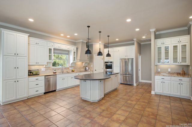 29755 No Le Hace, Fair Oaks Ranch, TX 78015