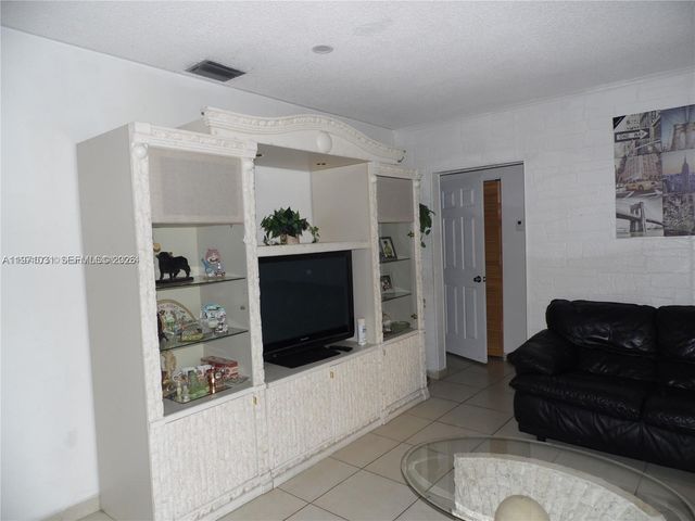 3491 Palm Ave, Hialeah, FL 33012