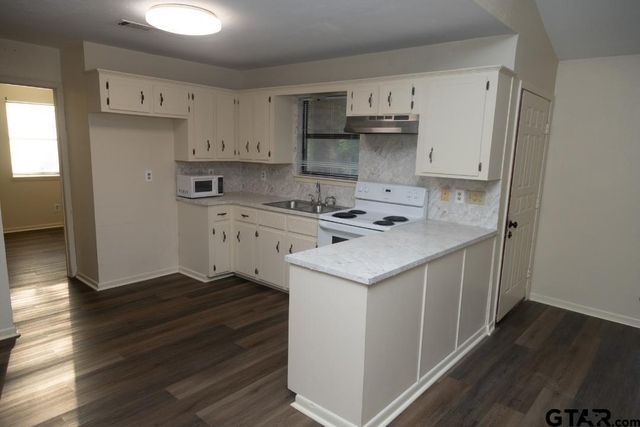 12991 N Pointe Rd, Winona, TX 75792