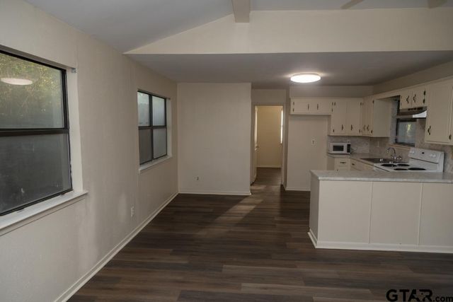 12991 N Pointe Rd, Winona, TX 75792