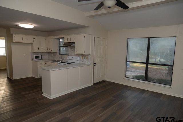 12991 N Pointe Rd, Winona, TX 75792