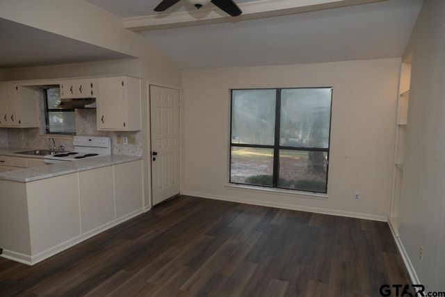 12991 N Pointe Rd, Winona, TX 75792