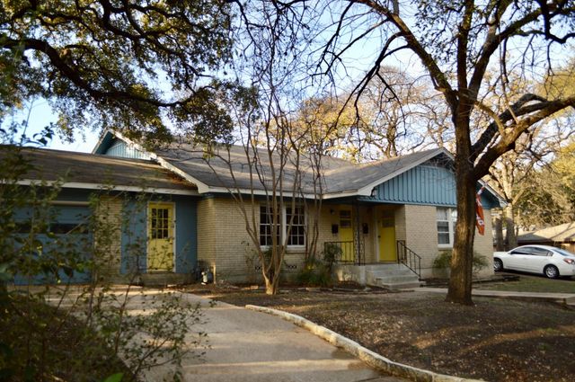 923 Keith LN, Austin, TX 78705