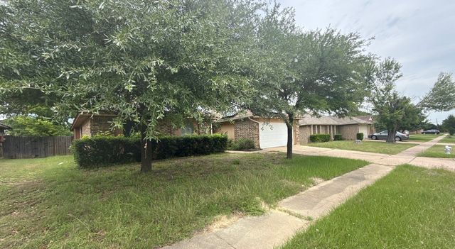 914 Larue Drive, Cedar Hill, TX 75104