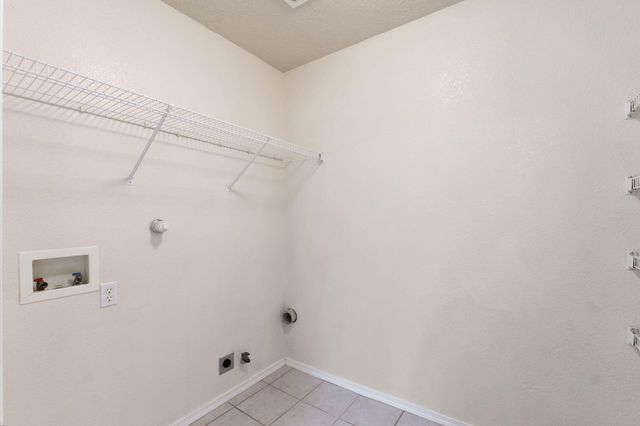 6139 Bisbee Place NW, Albuquerque, NM 87114