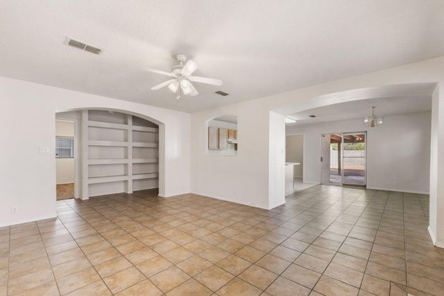 6139 Bisbee Place NW, Albuquerque, NM 87114