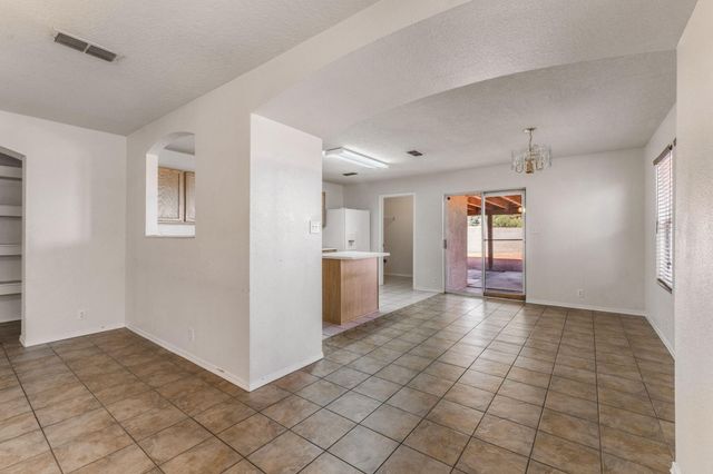 6139 Bisbee Place NW, Albuquerque, NM 87114