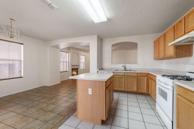6139 Bisbee Place NW, Albuquerque, NM 87114