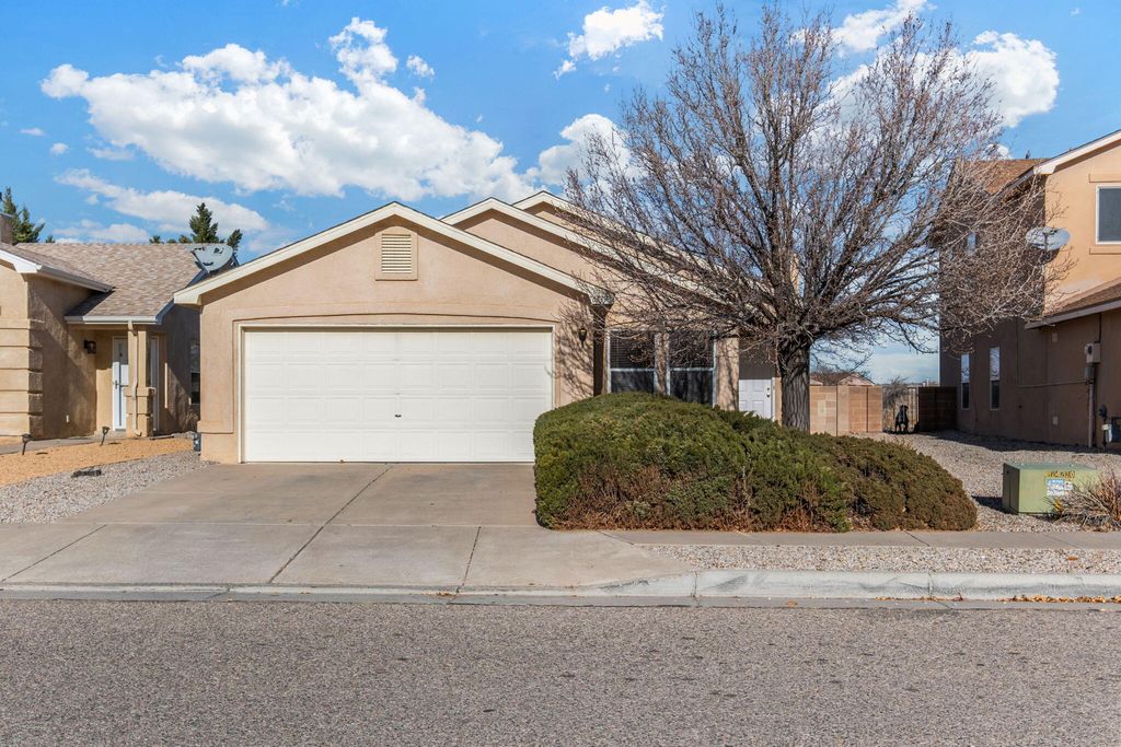6139 Bisbee Place NW, Albuquerque, NM 87114
