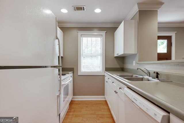 490 Barnett Shoals Road APT 416, Athens, GA 30605