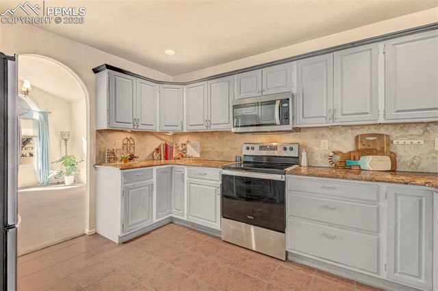 150 Luxury Lane, Colorado Springs, CO 80921