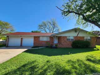 273 MEADOW AVE, New Braunfels, TX 78130