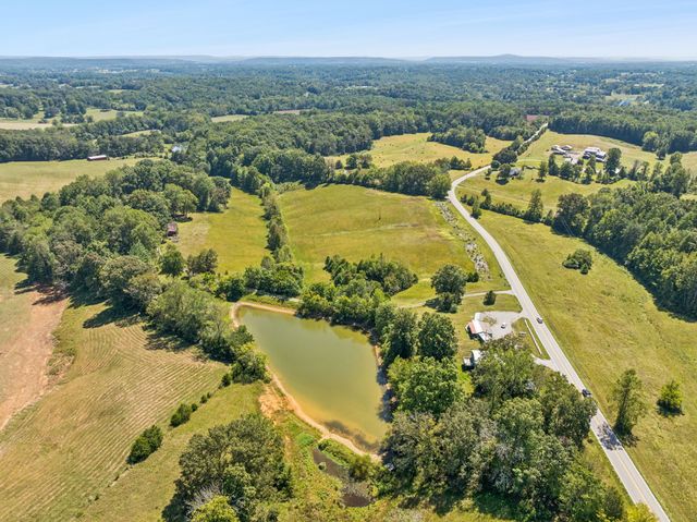 8272 Burgess Falls Rd, Baxter, TN 38544