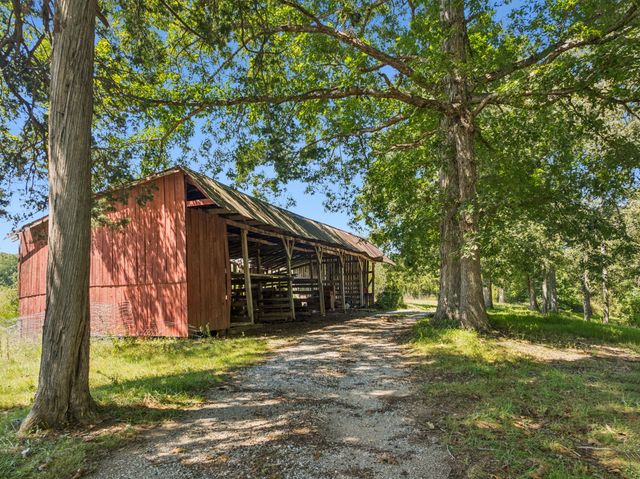 8272 Burgess Falls Rd, Baxter, TN 38544