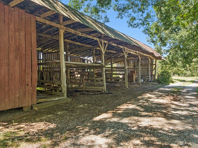 8272 Burgess Falls Rd, Baxter, TN 38544