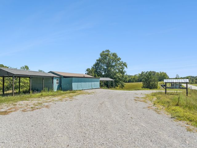 8272 Burgess Falls Rd, Baxter, TN 38544