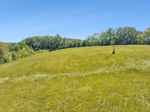8272 Burgess Falls Rd, Baxter, TN 38544