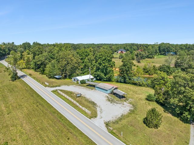 8272 Burgess Falls Rd, Baxter, TN 38544