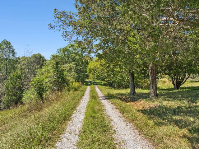 8272 Burgess Falls Rd, Baxter, TN 38544