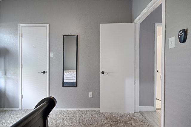 903 Gillon Drive, Arlington, TX 76001