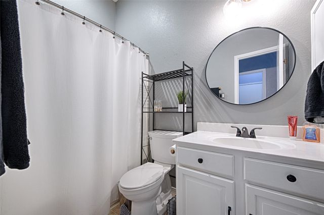 903 Gillon Drive, Arlington, TX 76001