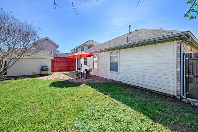 903 Gillon Drive, Arlington, TX 76001