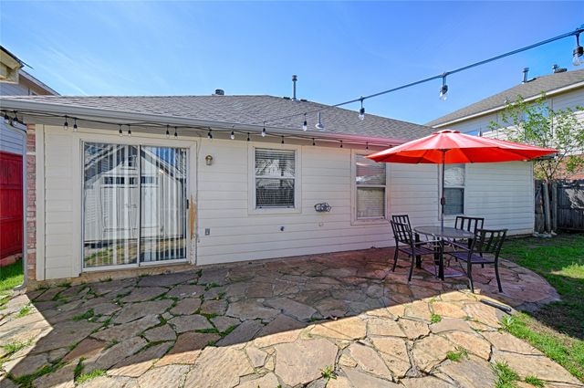 903 Gillon Drive, Arlington, TX 76001