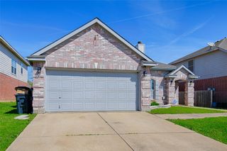 903 Gillon Drive, Arlington, TX 76001
