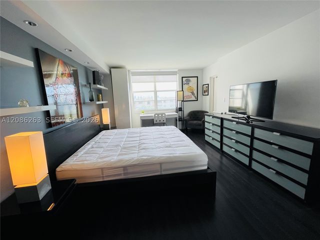2333 Brickell Ave 409, Miami, FL 33129