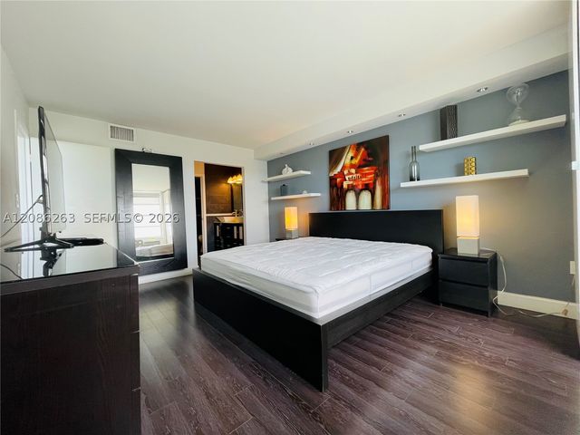 2333 Brickell Ave 409, Miami, FL 33129