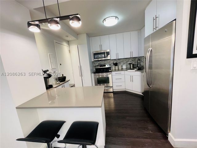 2333 Brickell Ave 409, Miami, FL 33129