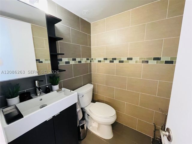 2333 Brickell Ave 409, Miami, FL 33129