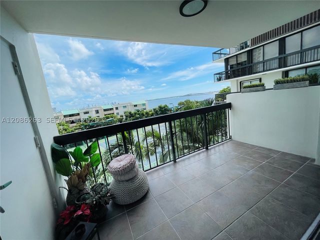 2333 Brickell Ave 409, Miami, FL 33129