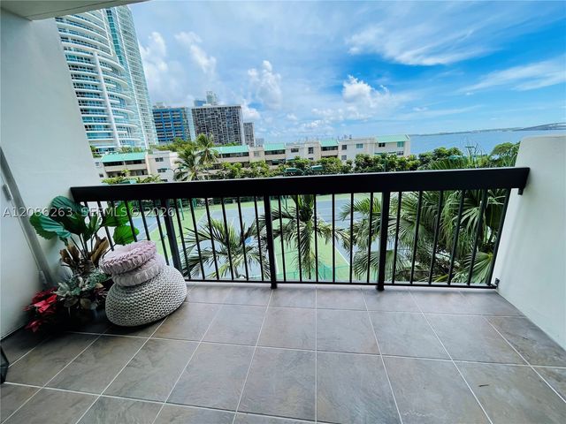 2333 Brickell Ave 409, Miami, FL 33129