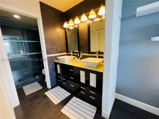 2333 Brickell Ave 409, Miami, FL 33129