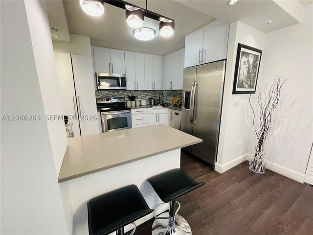 2333 Brickell Ave 409, Miami, FL 33129