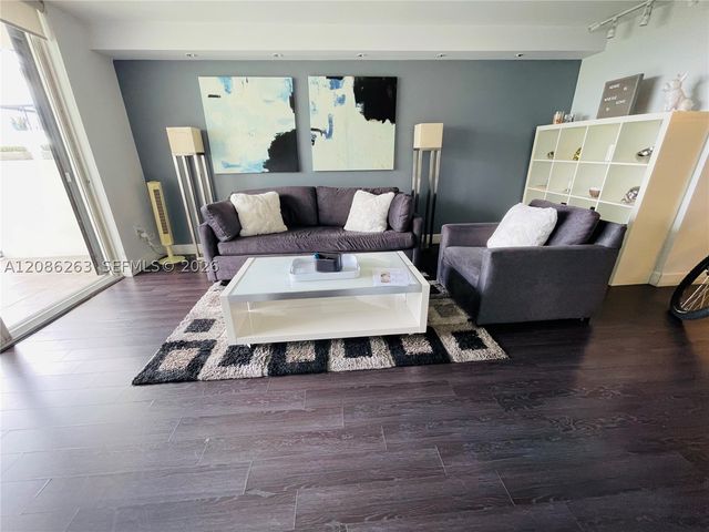 2333 Brickell Ave 409, Miami, FL 33129