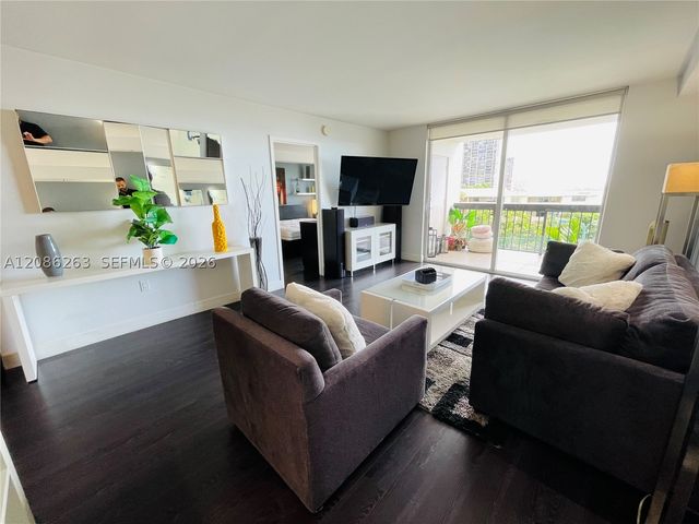 2333 Brickell Ave 409, Miami, FL 33129
