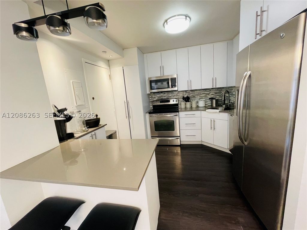 2333 Brickell Ave 409, Miami, FL 33129