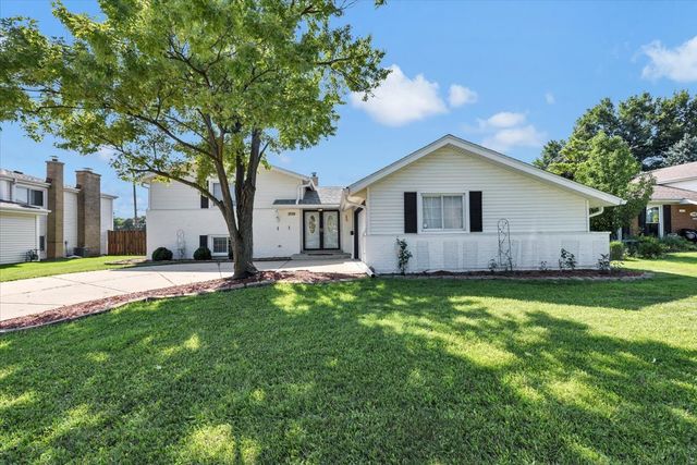 1719 W Lexington Drive, Arlington Heights, IL 60004