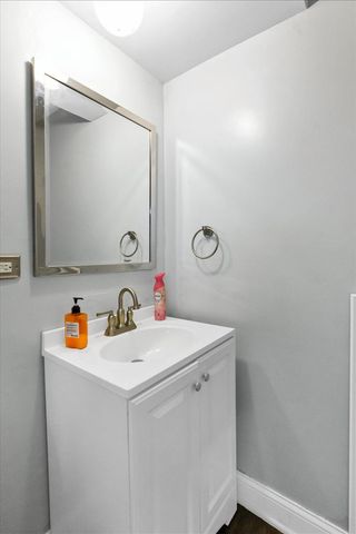 1719 W Lexington Drive, Arlington Heights, IL 60004