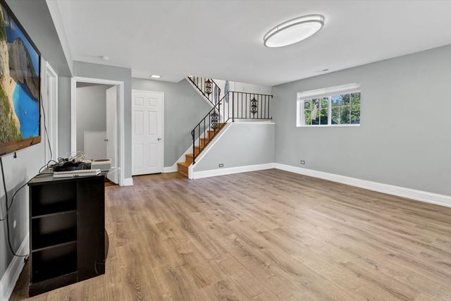 1719 W Lexington Drive, Arlington Heights, IL 60004