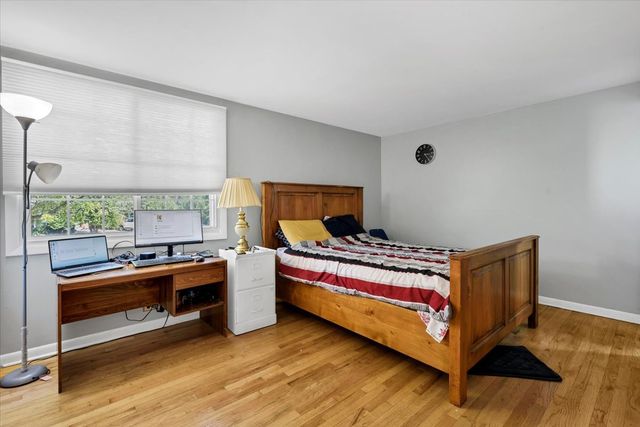 1719 W Lexington Drive, Arlington Heights, IL 60004