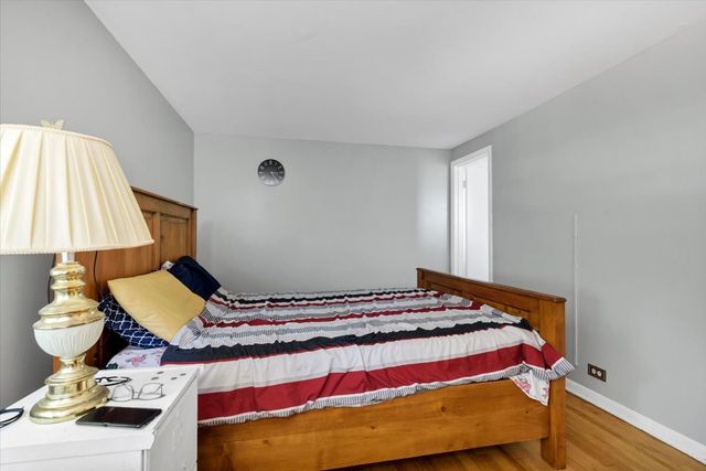 1719 W Lexington Drive, Arlington Heights, IL 60004